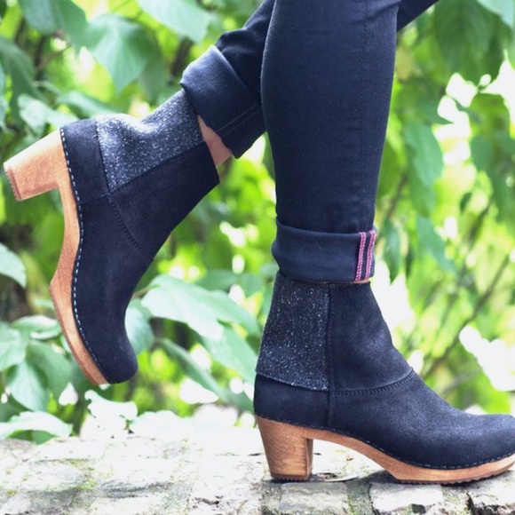 🅢🅐🅝🅘🅣🅐 Lilly Square Clog Boot - Picture 2 of 8